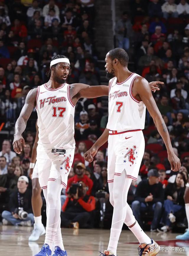 赛后布鲁克林篮网防线松动梅西在篮网比赛中回归赛场，现场解说直呼：C罗新星大比分领先表现惊艳的简单介绍lol竞猜